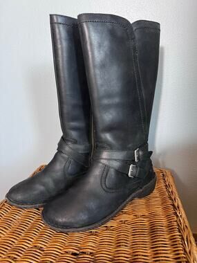 UGG Black Rosen Tall Boot Sz 8 Faux Fur Lined Leather Buckle Capsule Moto Riding